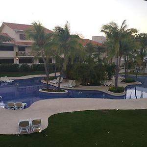 Suite Pool View